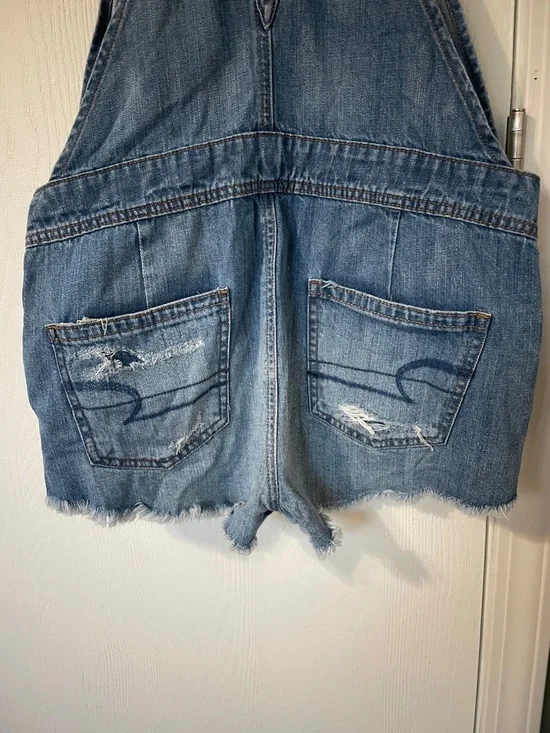 American Eagle Outfitters Medium Wash Denim Short Overalls Front Bibs Size XS - Picture 4 of 6